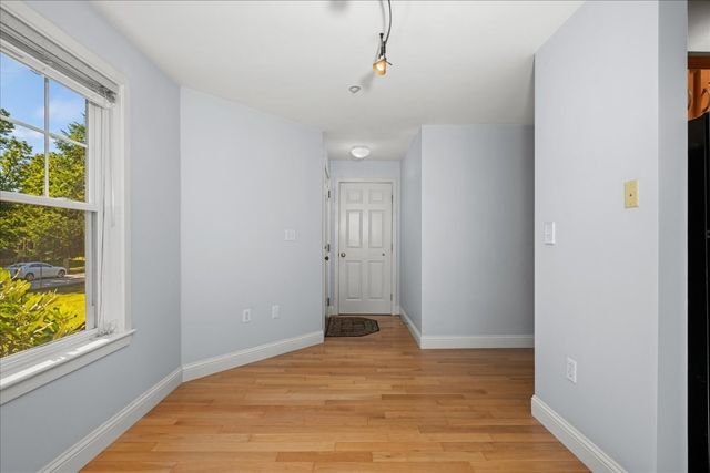 4 Mayberry Dr E, Westborough, MA 01581