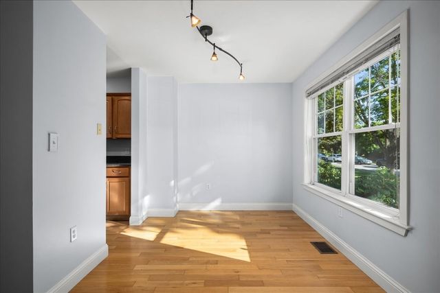 4 Mayberry Dr E, Westborough, MA 01581