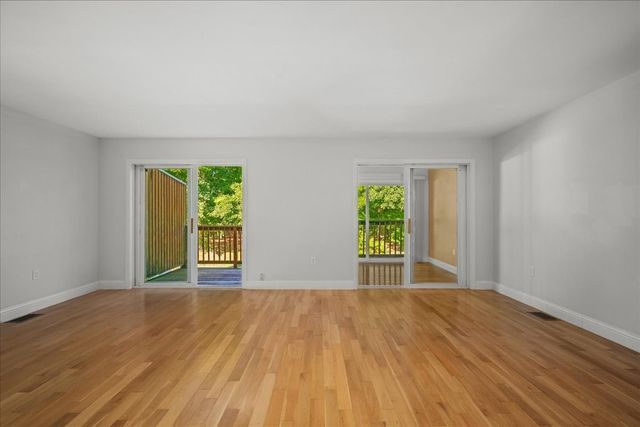 4 Mayberry Dr E, Westborough, MA 01581