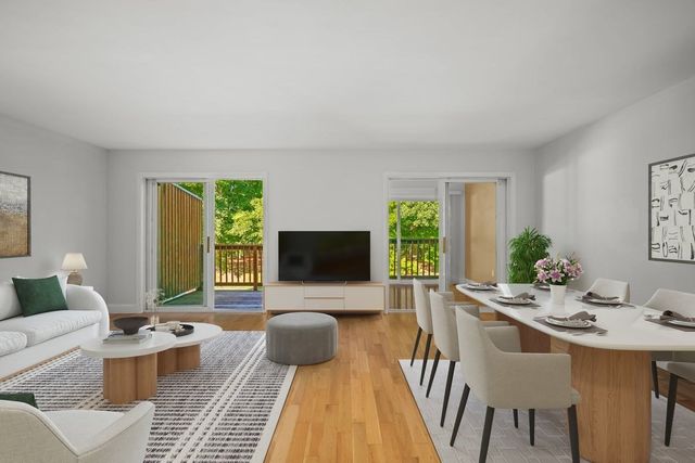 4 Mayberry Dr E, Westborough, MA 01581