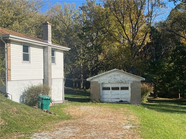 1723 Mount Pleasant Road, Unity Twp, PA 15601