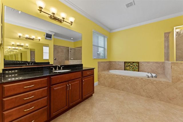 10511 MISTFLOWER LANE, Tampa, FL 33647