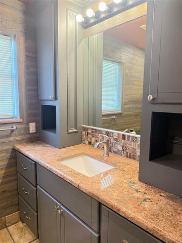 1918 NW Cherry Ave, Lawton, OK 73507