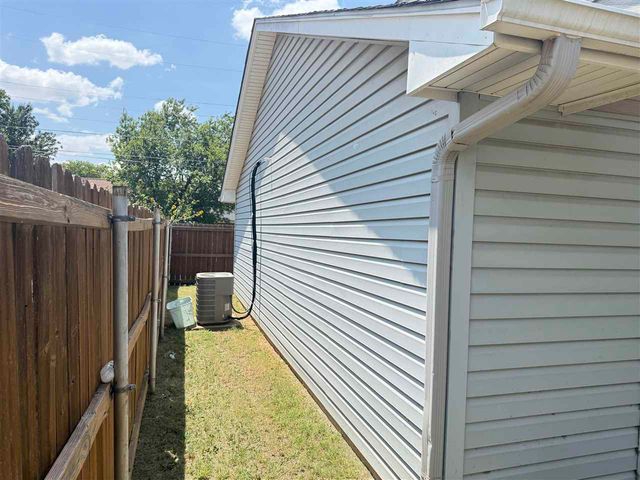 1918 NW Cherry Ave, Lawton, OK 73507