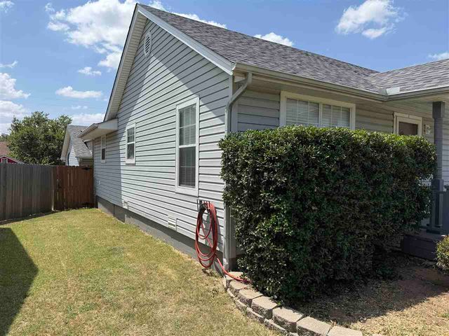 1918 NW Cherry Ave, Lawton, OK 73507