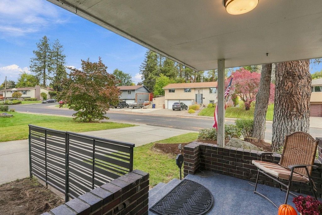 6409 N Greenwood Blvd, Spokane, WA 99208 photo 3