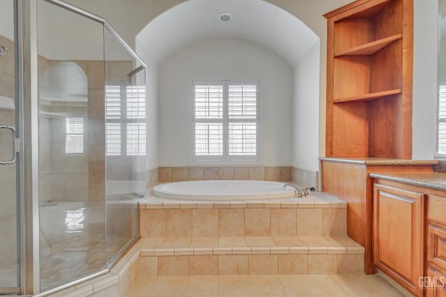 1704 Briercliff Court, Bakersfield, CA 93311