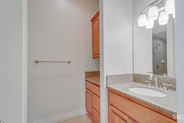 1704 Briercliff Court, Bakersfield, CA 93311