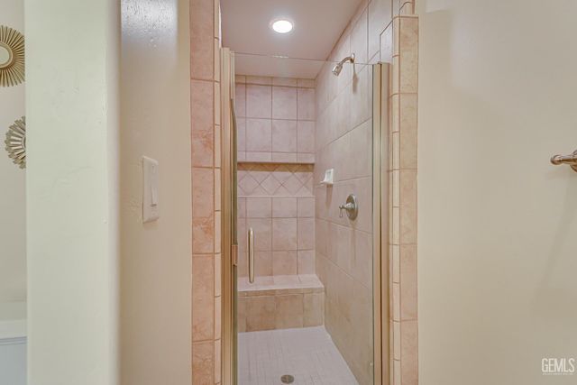 1704 Briercliff Court, Bakersfield, CA 93311