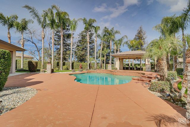 1704 Briercliff Court, Bakersfield, CA 93311