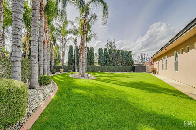 1704 Briercliff Court, Bakersfield, CA 93311