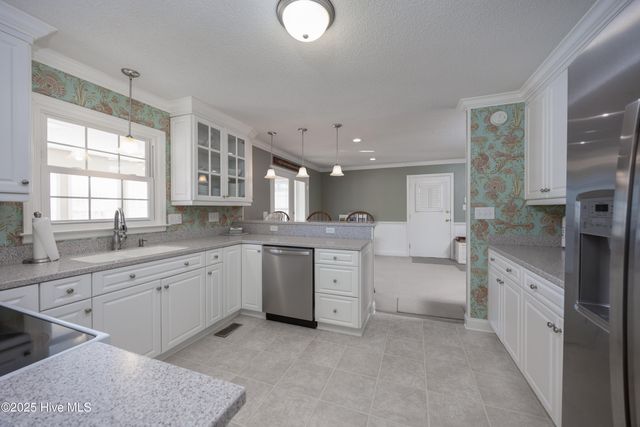 402 Willow Road, Clinton, NC 28328