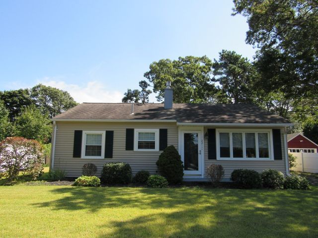 22 Birch St, Bourne, MA 02532