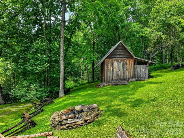 142 Marquis Lane, Waynesville, NC 28785