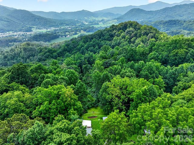 142 Marquis Lane, Waynesville, NC 28785