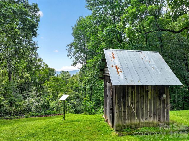 142 Marquis Lane, Waynesville, NC 28785
