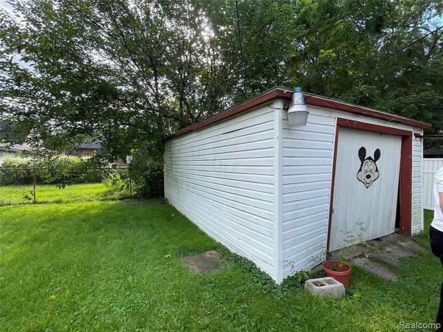 19374 Charest Street, Detroit, MI 48234