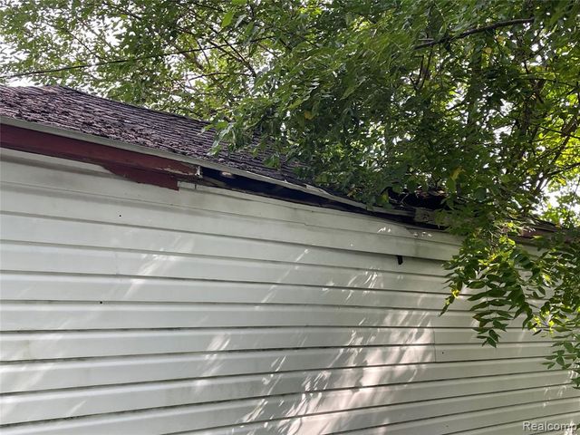 19374 Charest Street, Detroit, MI 48234