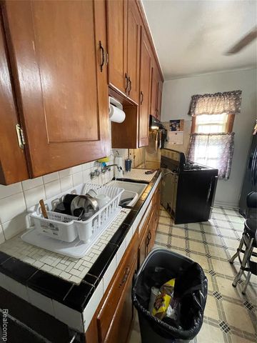19374 Charest Street, Detroit, MI 48234