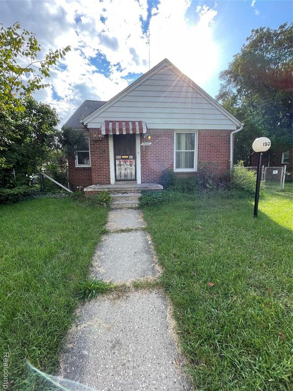 19374 Charest Street, Detroit, MI 48234