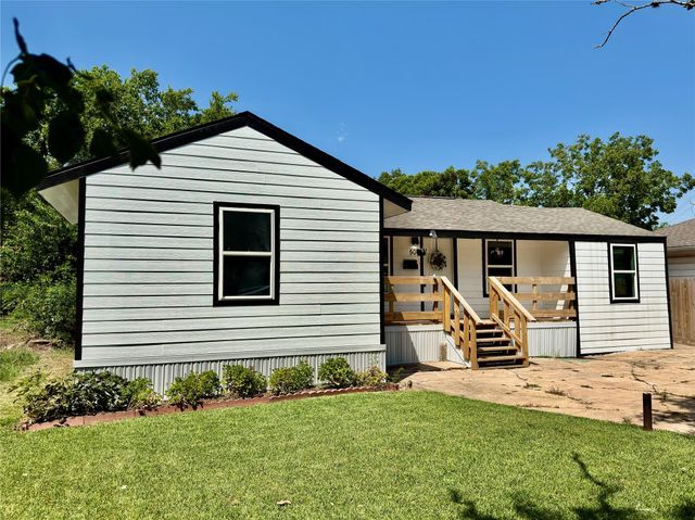 506 S Iowa Street, La Porte, TX 77571