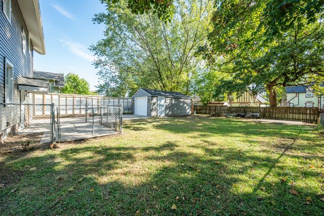 623 S 4th Avenue W, Newton, IA 50208