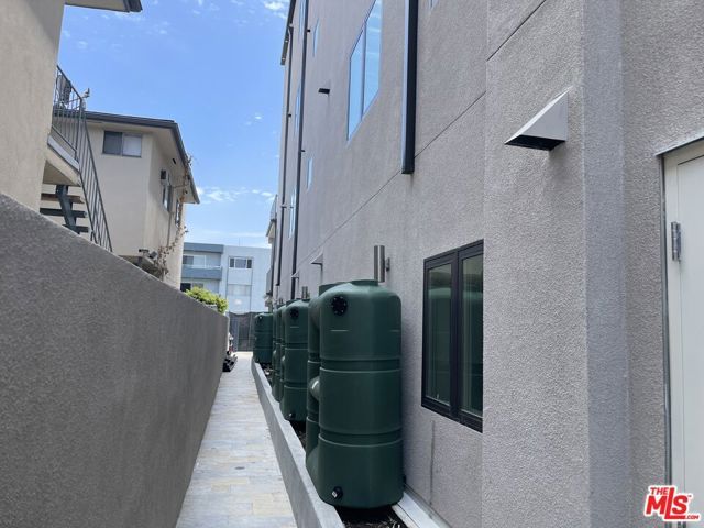 1427 S Bedford Street, Los Angeles, CA 90035