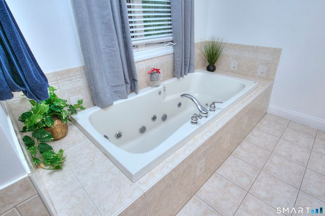 765 Cutspring Road, Stratford, CT 06614