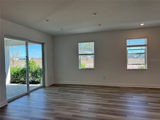 8007 SEAFLOWER PARKWAY, Bradenton, FL 34210