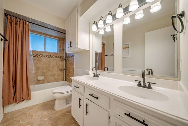 16326 Heatherdale Drive, Houston, TX 77059