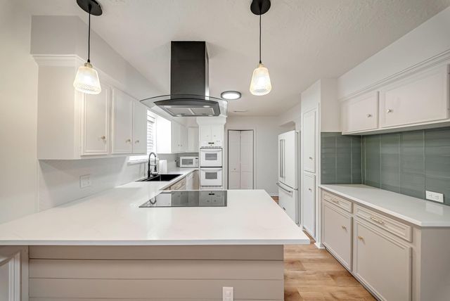 16326 Heatherdale Drive, Houston, TX 77059