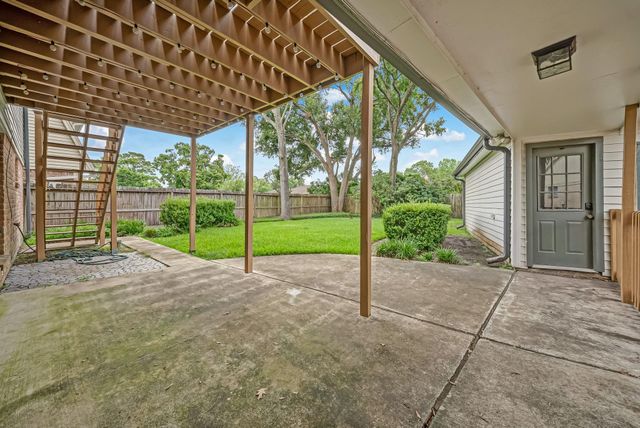 16326 Heatherdale Drive, Houston, TX 77059