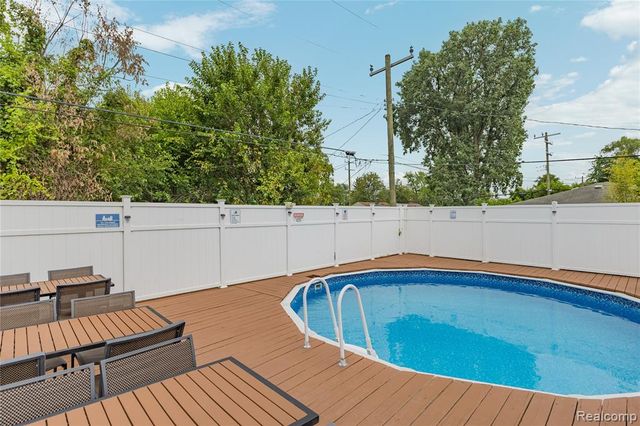18516 Fleming Street, Detroit, MI 48234