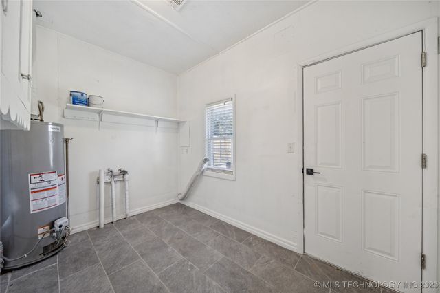 411 N Roosevelt Avenue, Sand Springs, OK 74063