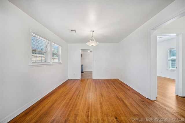 411 N Roosevelt Avenue, Sand Springs, OK 74063