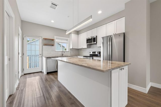 5262 Ella Boulevard 104, Houston, TX 77018
