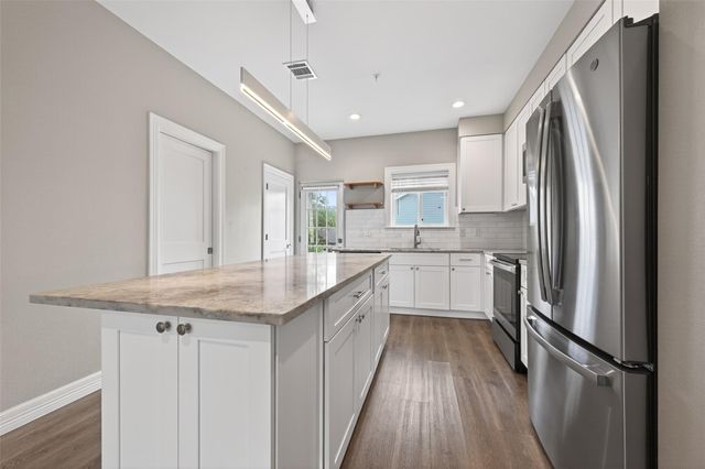 5262 Ella Boulevard 104, Houston, TX 77018