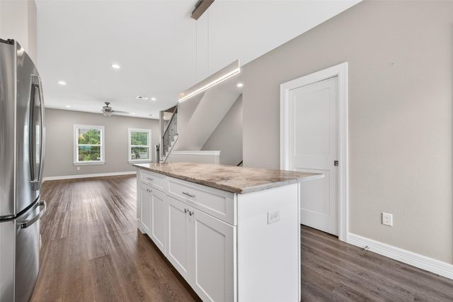 5262 Ella Boulevard 104, Houston, TX 77018