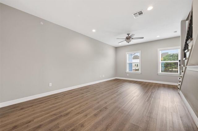 5262 Ella Boulevard 104, Houston, TX 77018