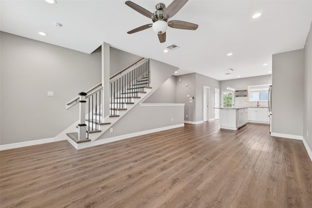 5262 Ella Boulevard 104, Houston, TX 77018