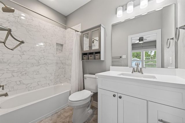5262 Ella Boulevard 104, Houston, TX 77018