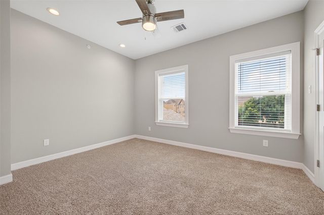 5262 Ella Boulevard 104, Houston, TX 77018