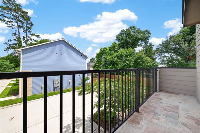 5262 Ella Boulevard 104, Houston, TX 77018