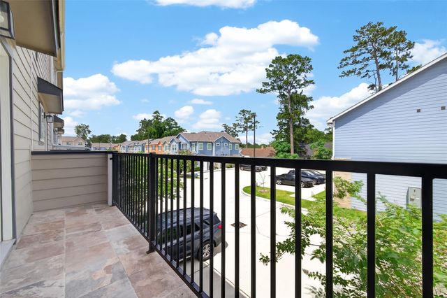 5262 Ella Boulevard 104, Houston, TX 77018