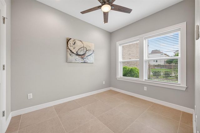 5262 Ella Boulevard 104, Houston, TX 77018