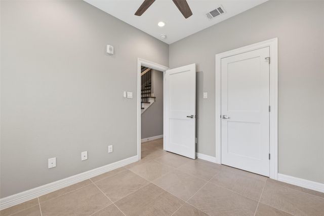 5262 Ella Boulevard 104, Houston, TX 77018