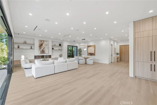 19141 Erwin, Tarzana, CA 91335