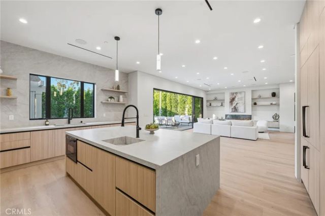 19141 Erwin, Tarzana, CA 91335