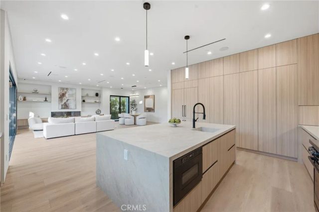19141 Erwin, Tarzana, CA 91335