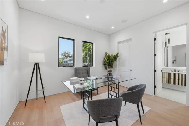 19141 Erwin, Tarzana, CA 91335